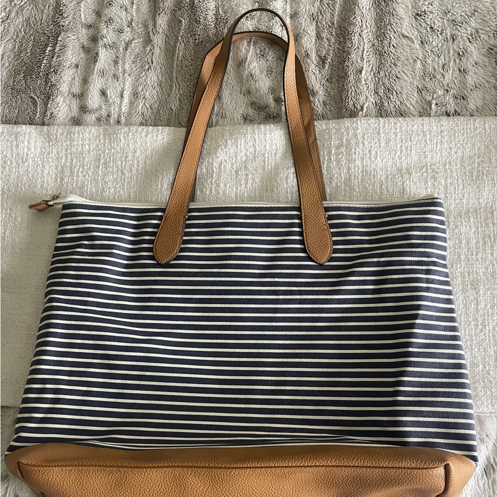 NWOT! A new day tote bag